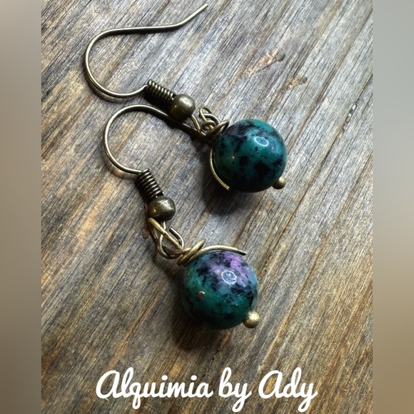 Elegant green Stone Earrings Zoisite - Picture 1 of 1